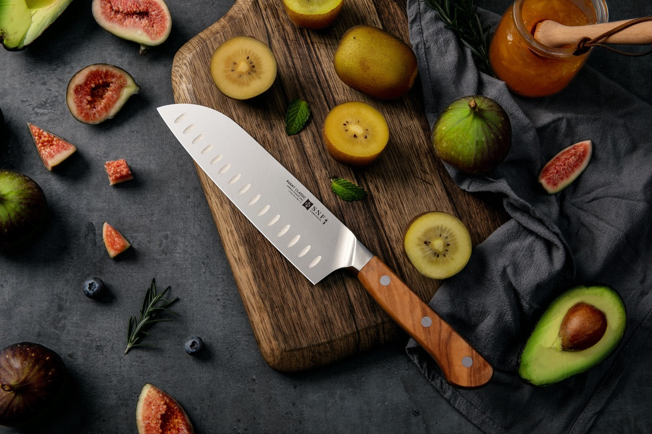 SNF_Schneidteufel-Avant_Classic-Santoku_5_Large_062d89dd-890c-4a15-b74e-0bafa3c6dd68.jpg