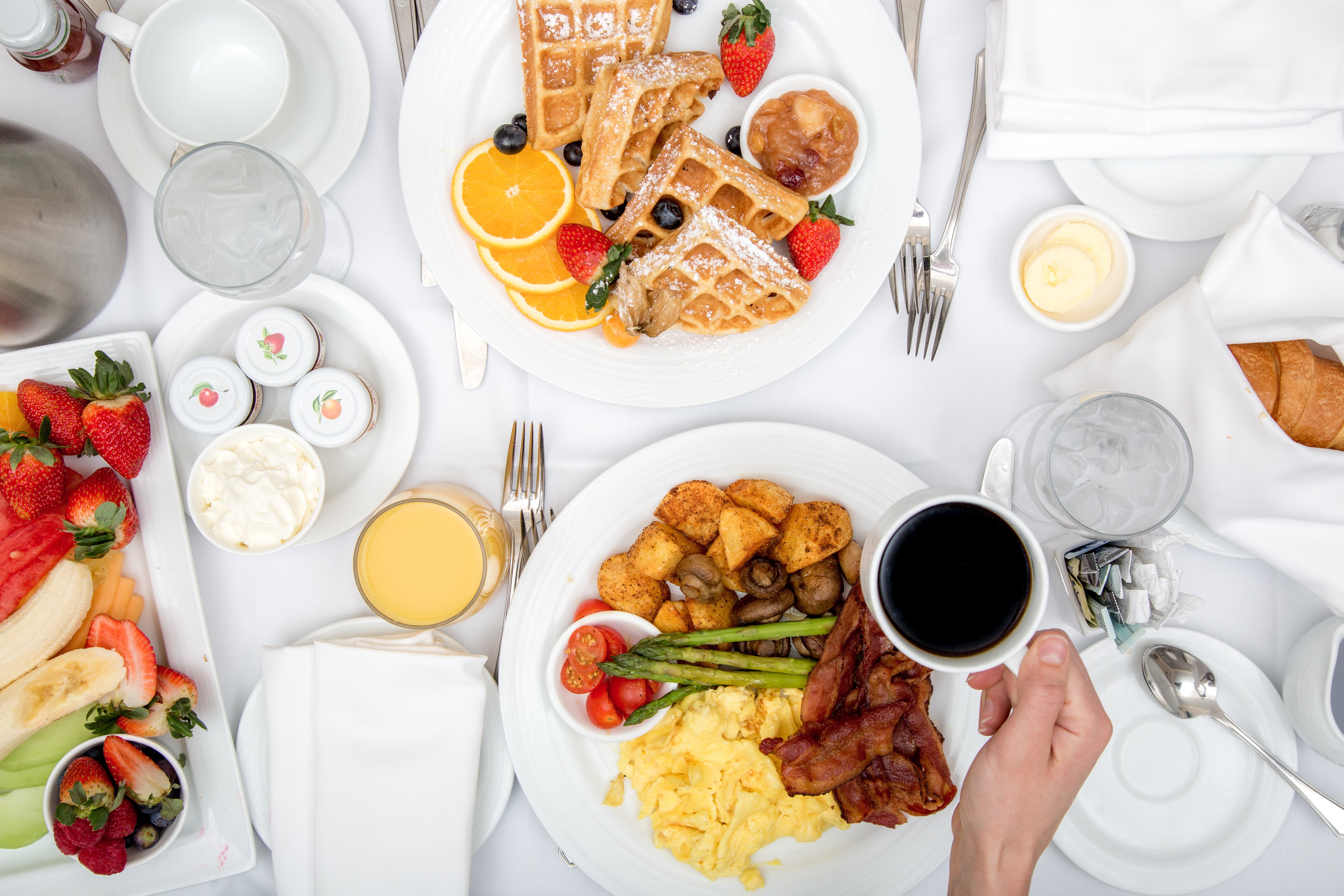 hotel-breakfast-room-service.jpg
